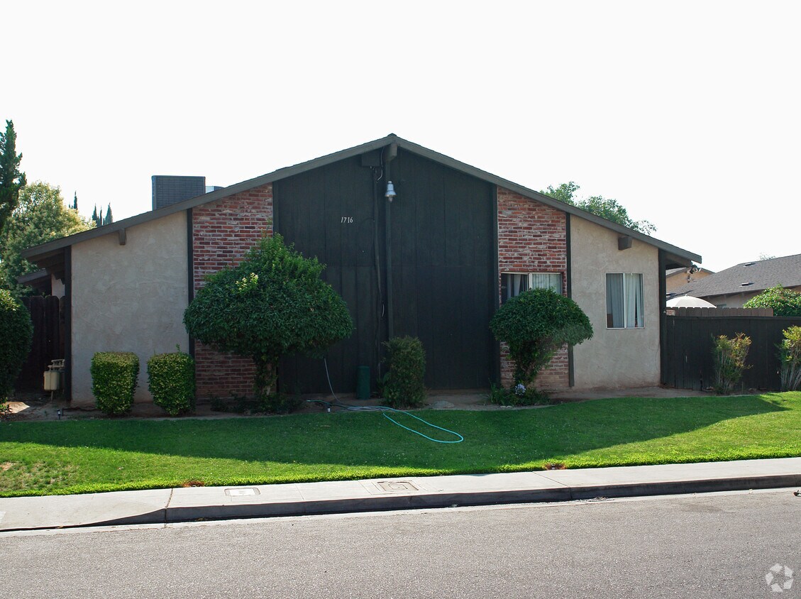 Foto del edificio - Brooks Villa Apartments