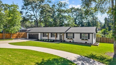 Building Photo - 103 Poinsettia Dr