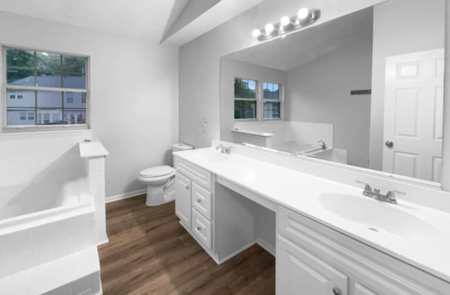 Building Photo - 4 Pembrooke View Ct