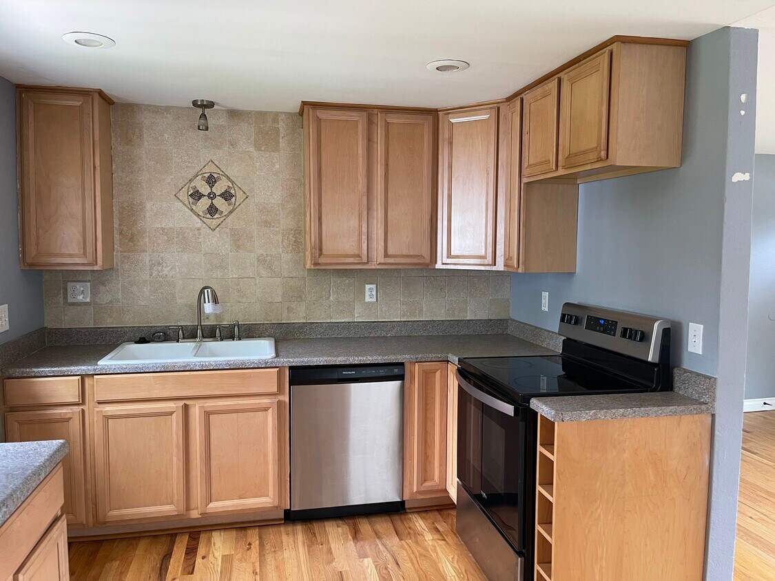 Foto principal - 831 Stuart St