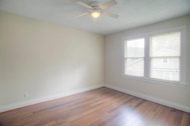 Building Photo - 308 3rd St