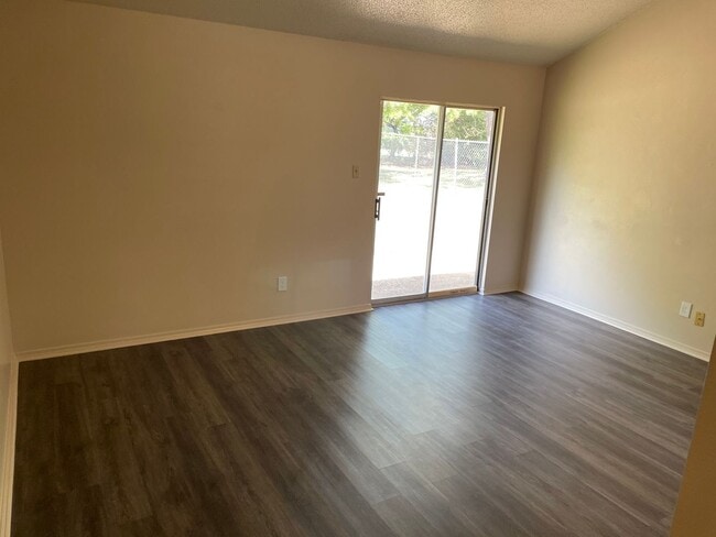 Building Photo - Updated West Shreveport Home