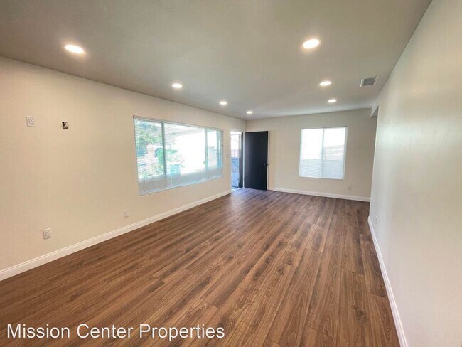 Foto del edificio - 3 br, 2 bath House - 5215 Waring Rd