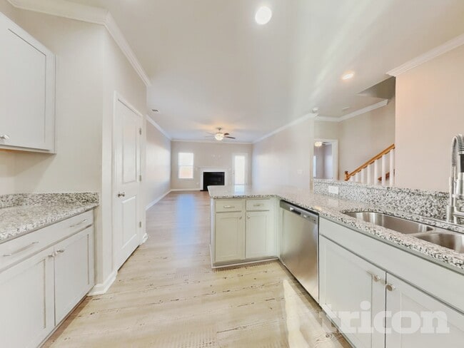 Building Photo - 3941 Cowen St