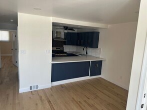 Building Photo - 4407 Rosemont Ave