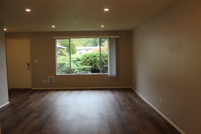 Foto del edificio - 20027 24th Ave NE