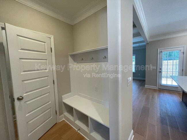 Building Photo - 3119 Venetian Dr