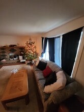 Building Photo - 10 Ridgewood Dr