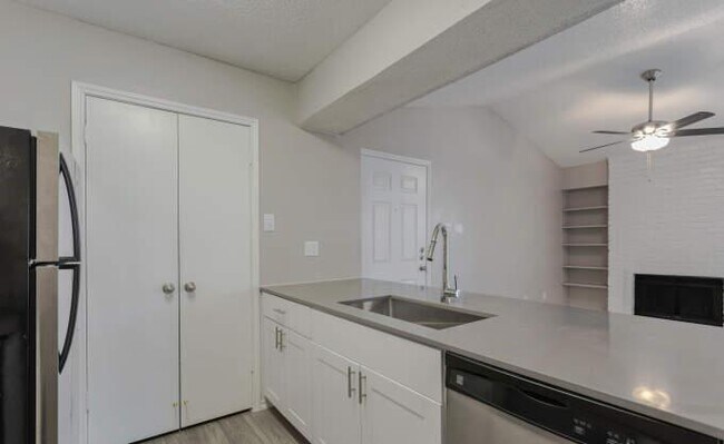 Foto del edificio - 2 bedroom in Dallas TX 75287