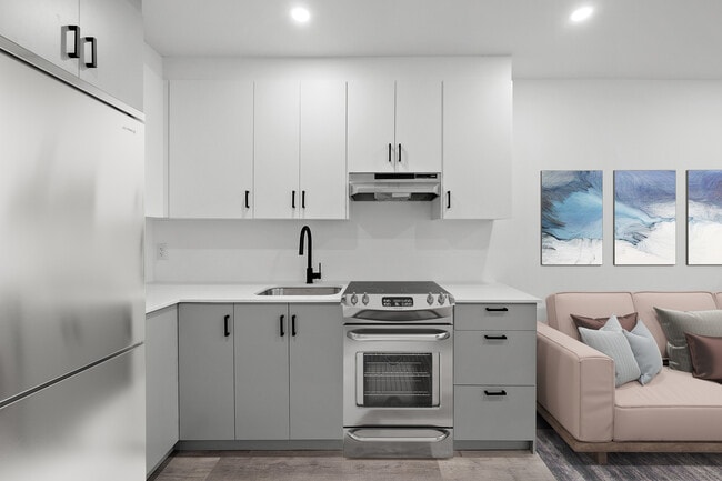 Building Photo - 2090 Av Beaconsfield
