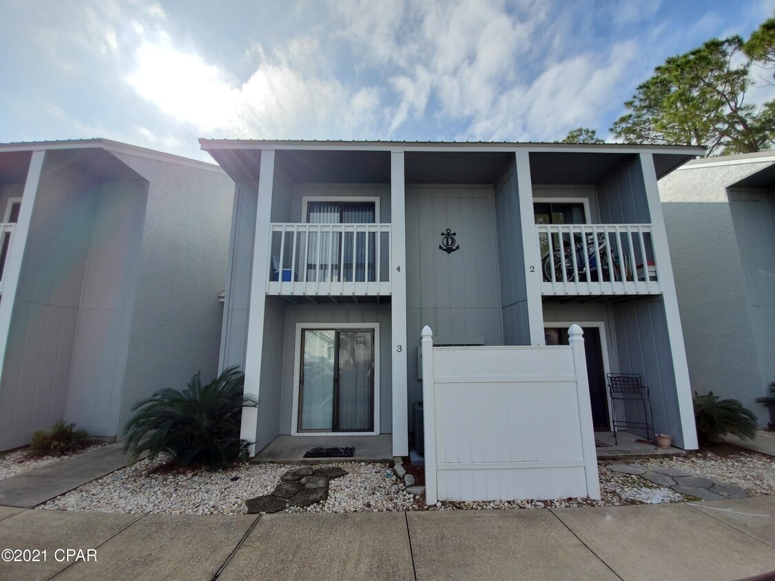 Primary Photo - 6909 N Lagoon Dr