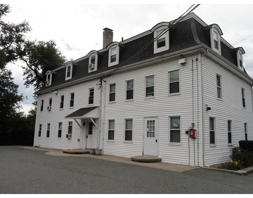 Building Photo - 19 Railroad St