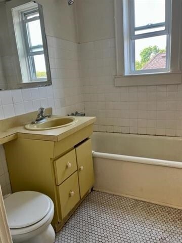 Building Photo - 5-7 Kelly Pkwy