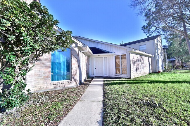 Foto del edificio - 10723 Shawnbrook Dr