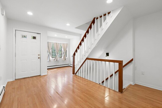 Foto del edificio - 364-364.5-3645 5th St