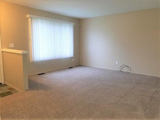 Building Photo - 3190 Eastern Ave