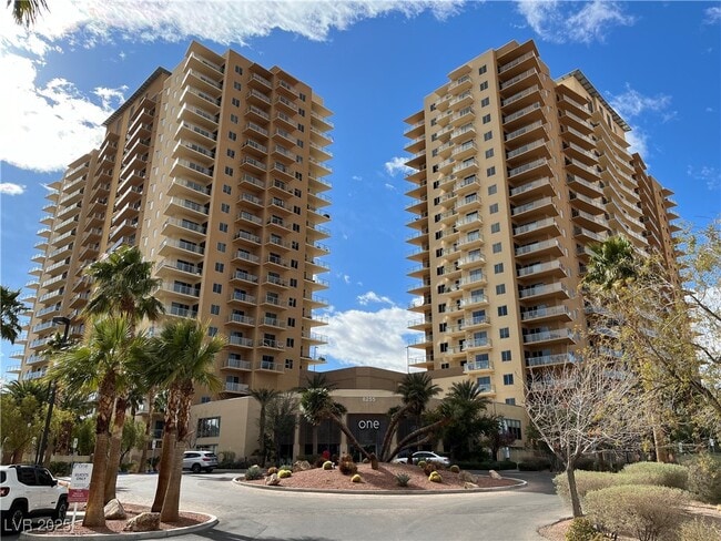 Building Photo - 8255 S Las Vegas Blvd