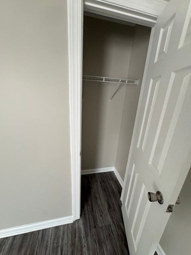 Foto del edificio - 207 New Petersburg Dr