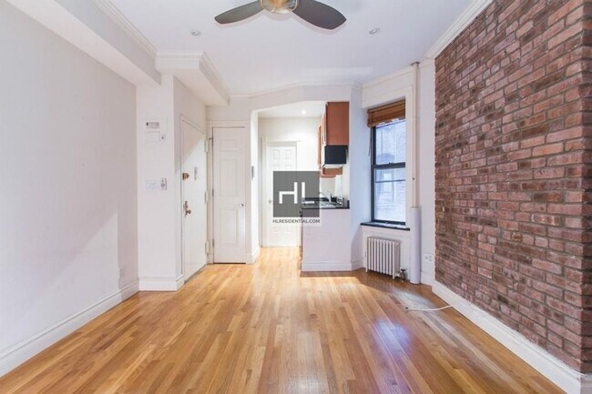 Building Photo - BARROW ST.