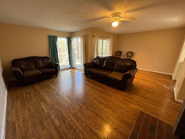 Foto del edificio - Charming 2BD, 2BA Durham Townhome South of Duke University