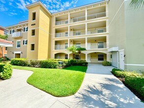 Building Photo - 4520 Botanical Pl Cir