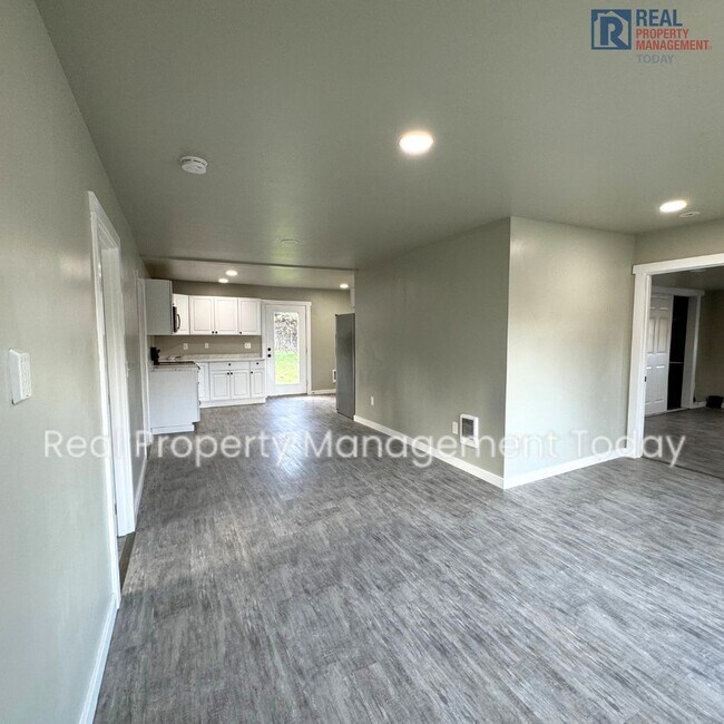 Foto del edificio - Newly Updated 2 Bedroom Home In Tacoma!!