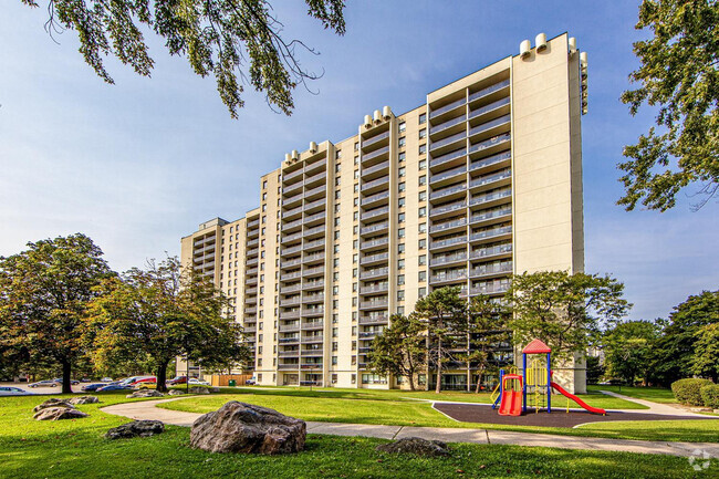 Building Photo - Laurel Grove