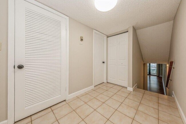 Building Photo - 755 Dotterel Rd