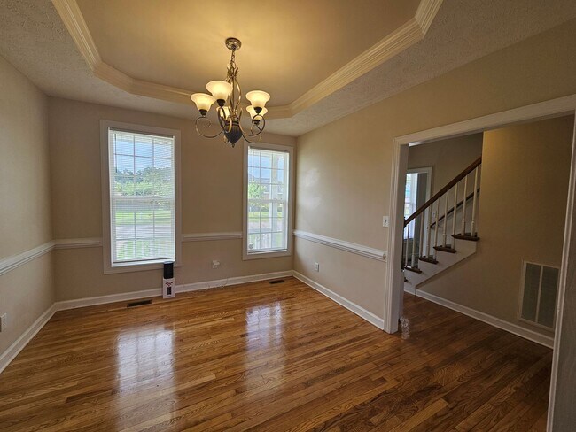Building Photo - NEW LISTING!!!!!