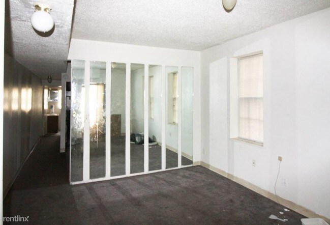 Foto del edificio - 205 N Carey St