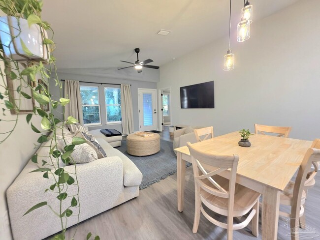 Building Photo - 7701 Pontiac Dr