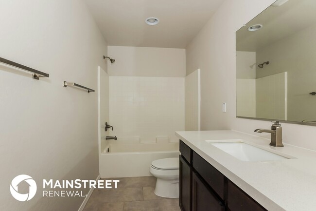 Building Photo - 2000 N 36th St