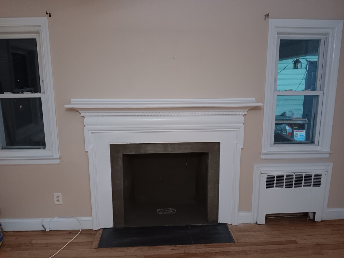 Primary Photo - 65 Oak St