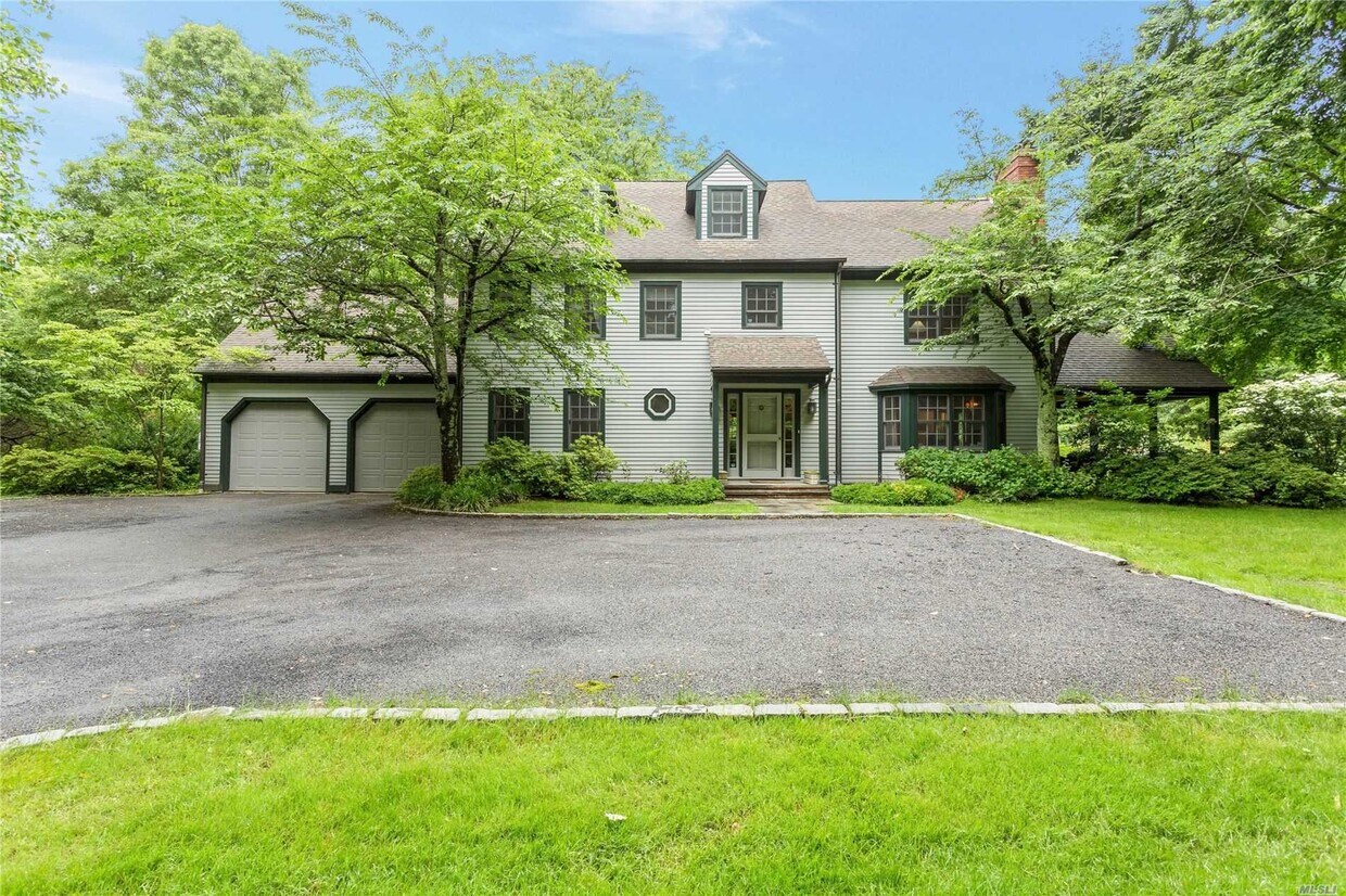 2 Hidden Pond, Glen Head, NY 11545 House Rental in Glen Head, NY