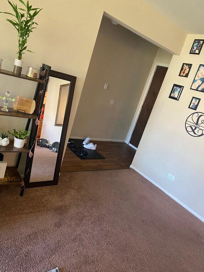 Foto del edificio - 2160 Cherry Ln