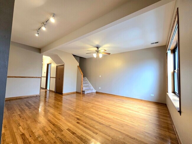 Building Photo - 2126 W 24th St