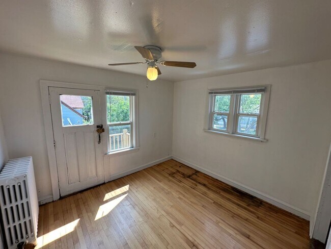 Building Photo - 2636 N Buffum St