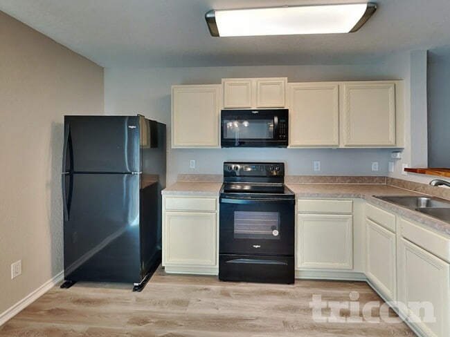 Building Photo - 104 Gatewood Mist