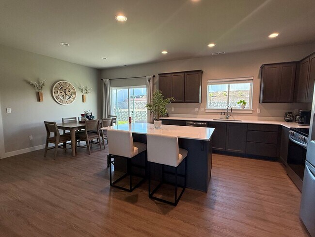Building Photo - Coming soon Now renting 3 bedroom House