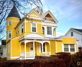 Building Photo - 25 Woodlawn Ave