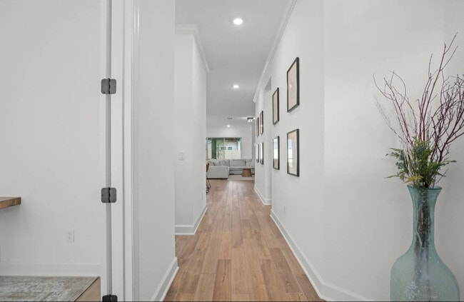 Building Photo - 11325 Hillsong Ct