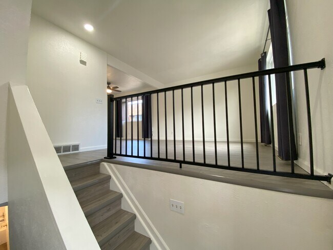 Foto del edificio - 419 Bimson Ave