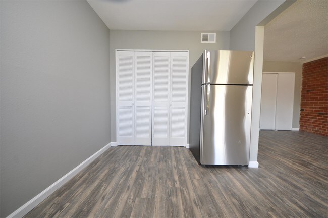 Building Photo - 21 Westwood Village