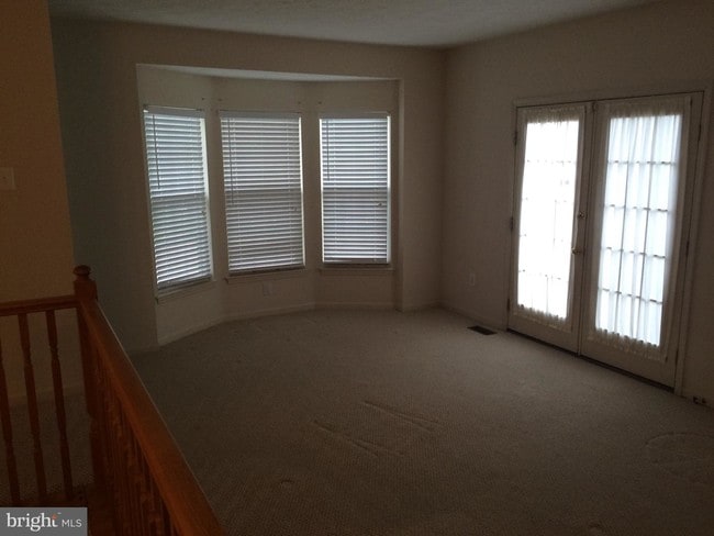 Building Photo - 1 E Shetland Ct