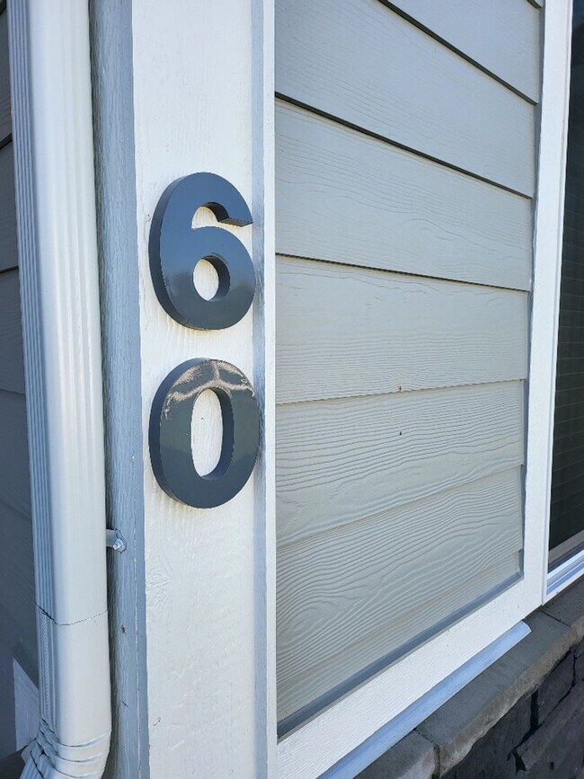 Building Photo - STATUS: AVAILABLE  | $2100.00 a month + $1...