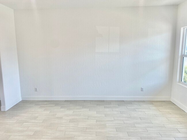 Building Photo - BRAND NEW 4/2.5 Lennar In Riverstone Commu...
