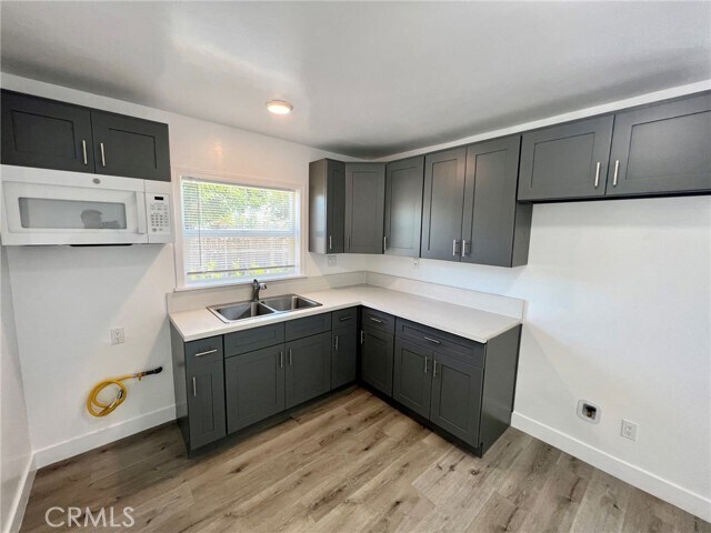 Foto del edificio - 844 E Monterey Ave