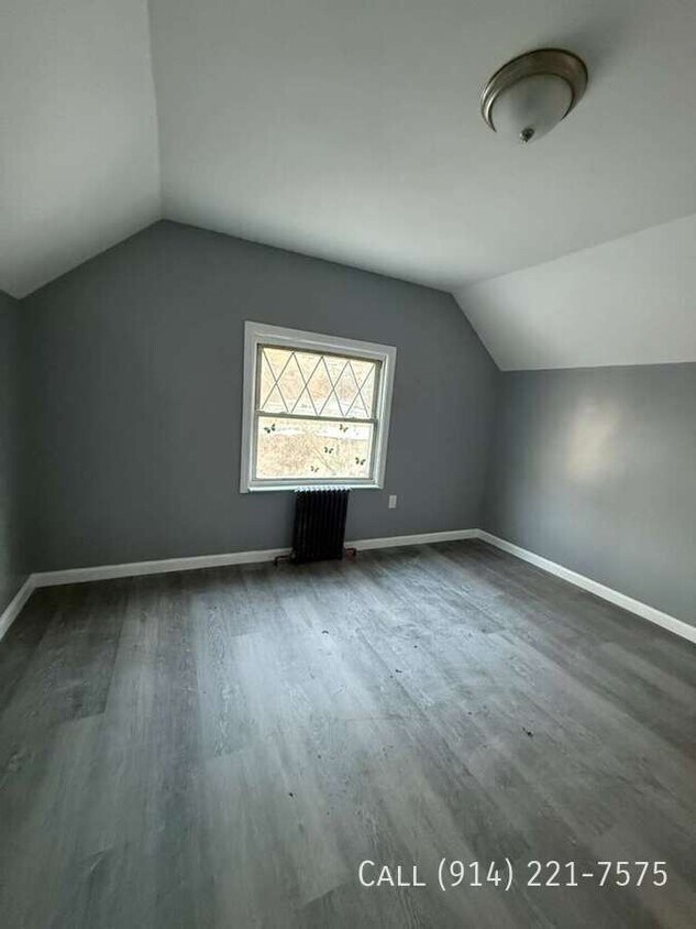 Foto del edificio - 76 Bruce Ave