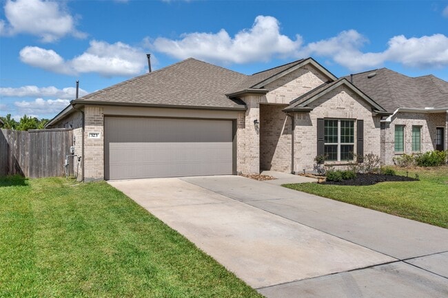 Foto del edificio - 323 Jewett Meadow Dr