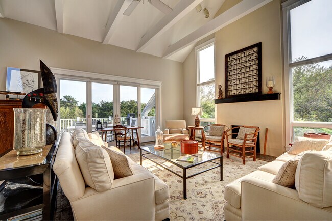 Building Photo - 61 Seabreeze Ln